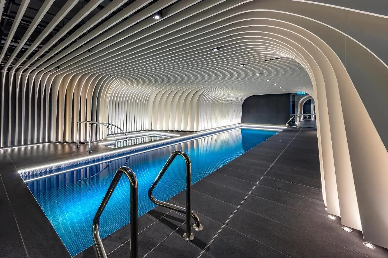 Staying In Sydney CBD: 7 Luxury Hotels Compared