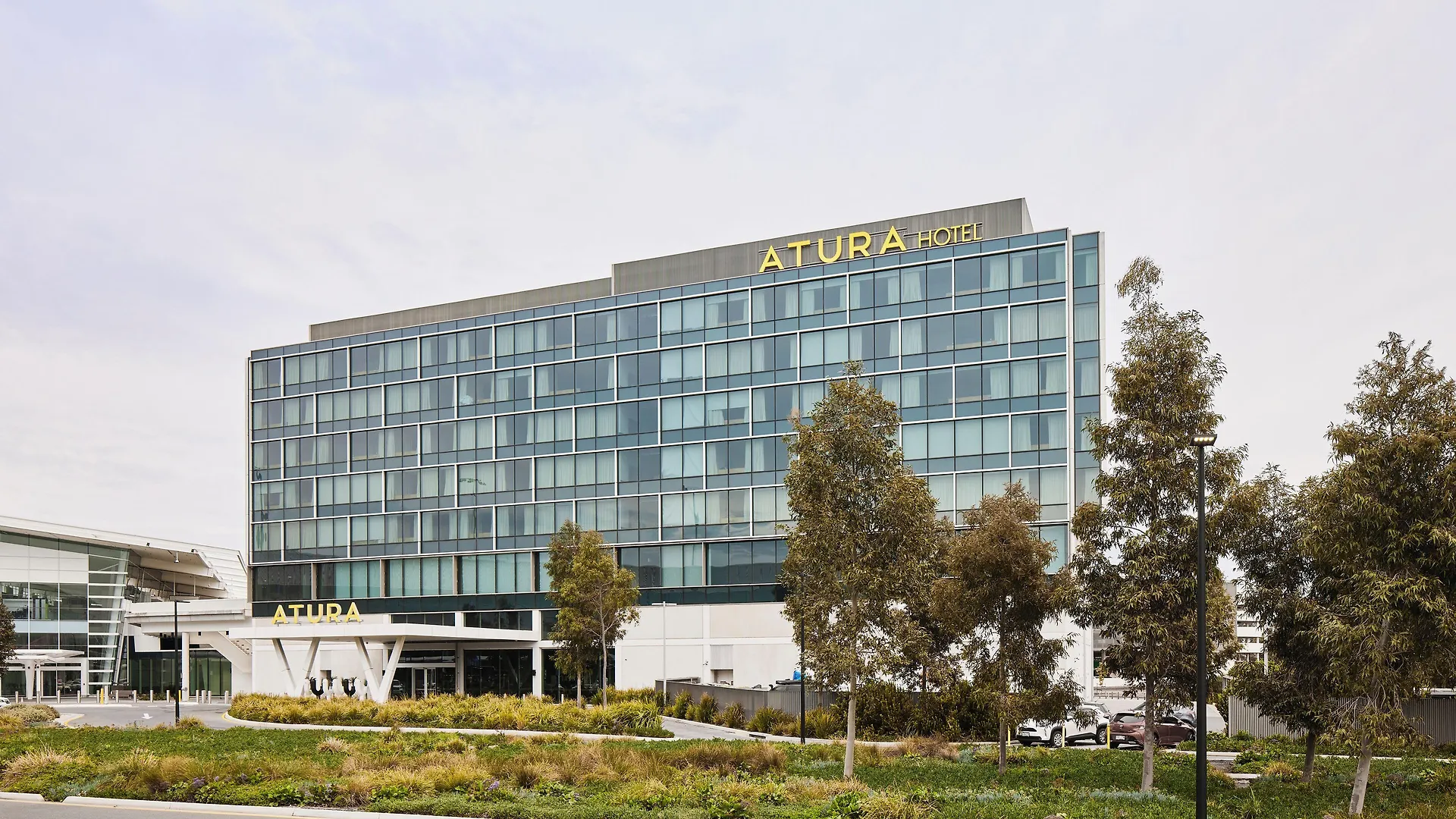 Where to Stay Near IceArenA Adelaide: 15 Airport Hotels Compared