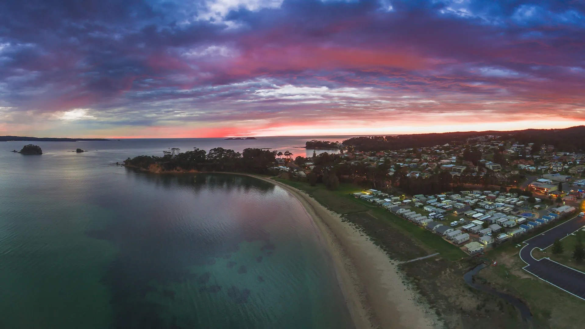 Where to Stay Near Eurobodalla Botanic Gardens: 4 Best Hotels