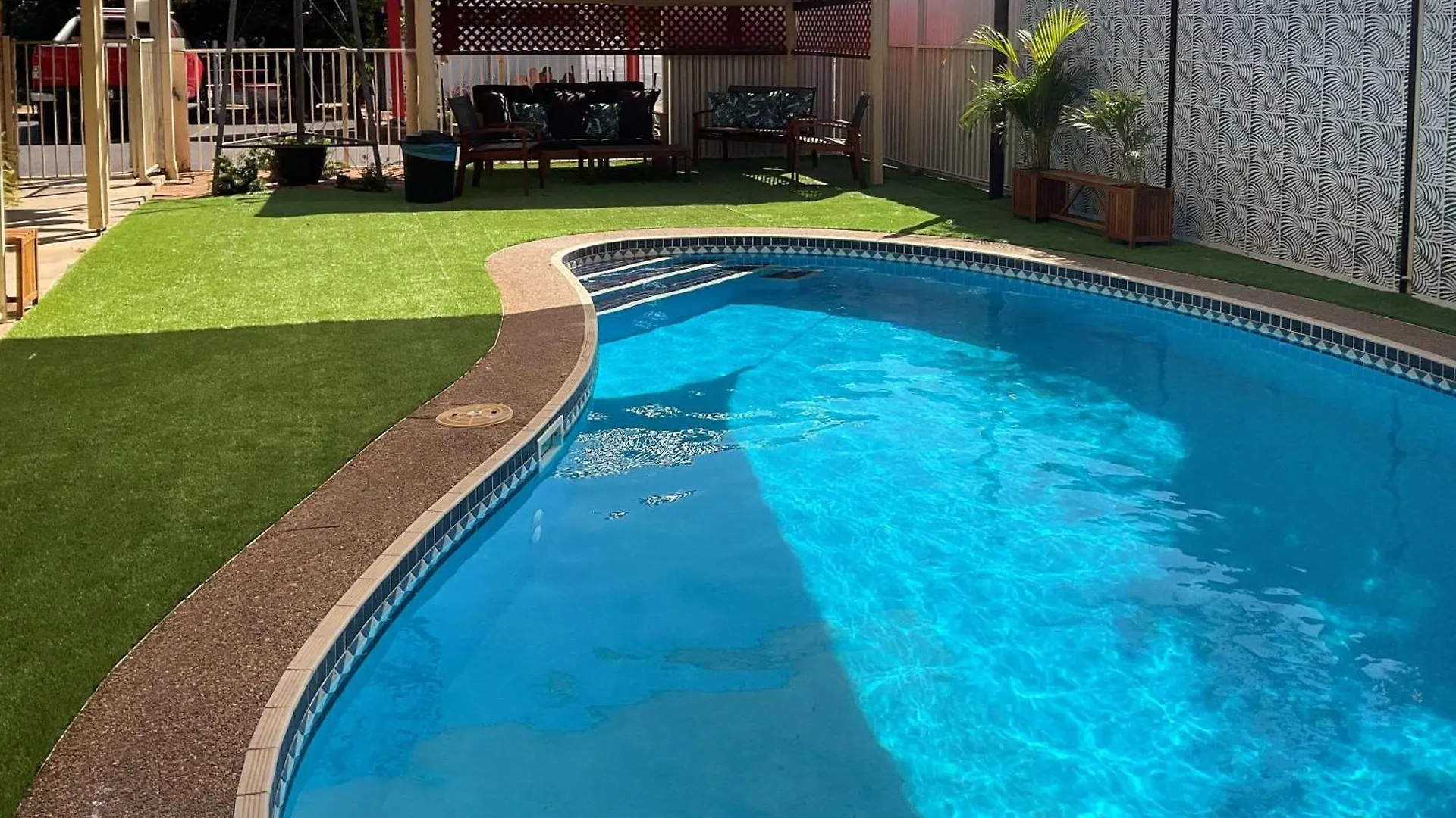 6 Smart 4-Star Hotels Near Taronga Western Plains Zoo