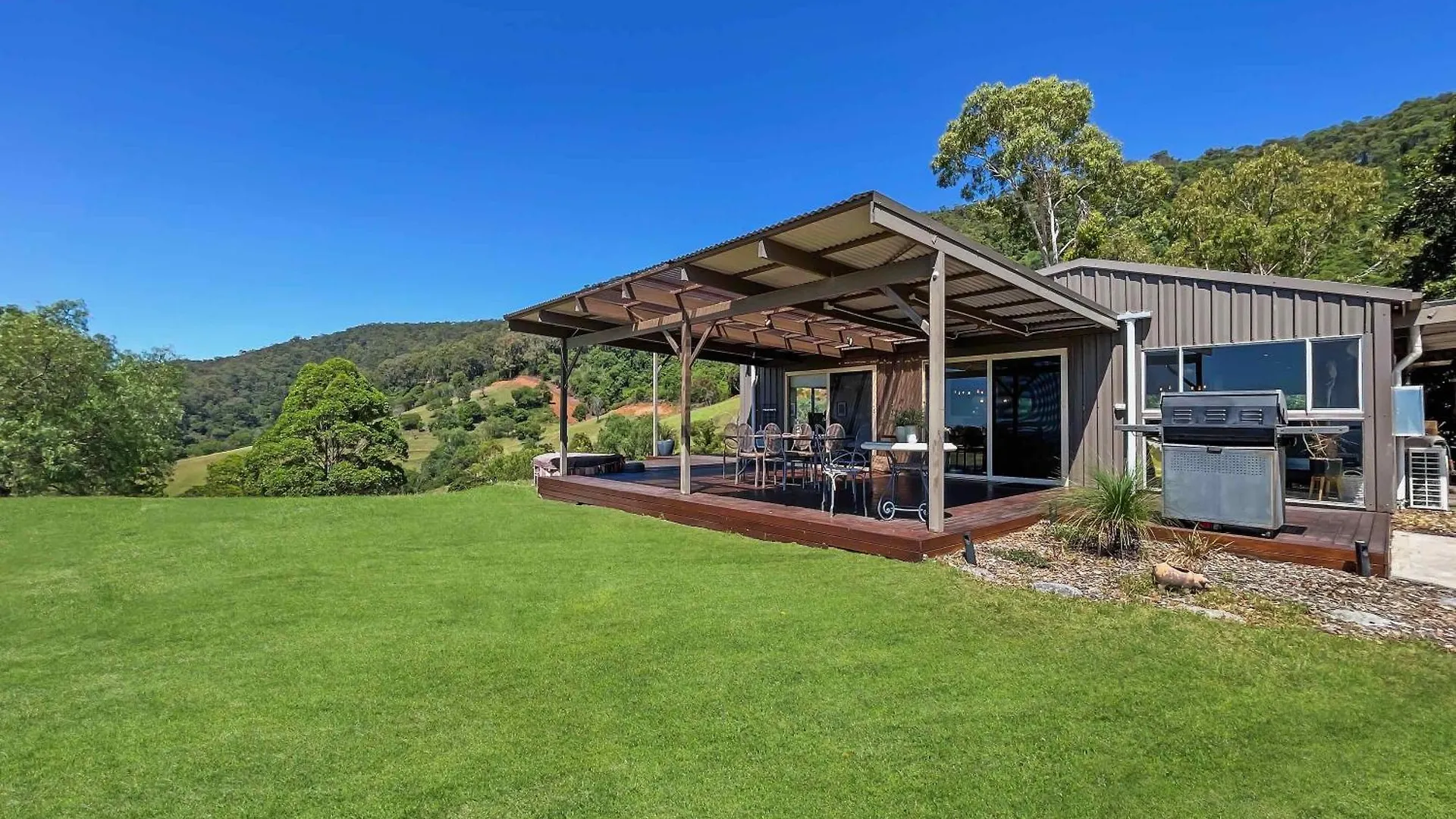 Staying In Hunter Valley: 8 Villa Hotels Compared