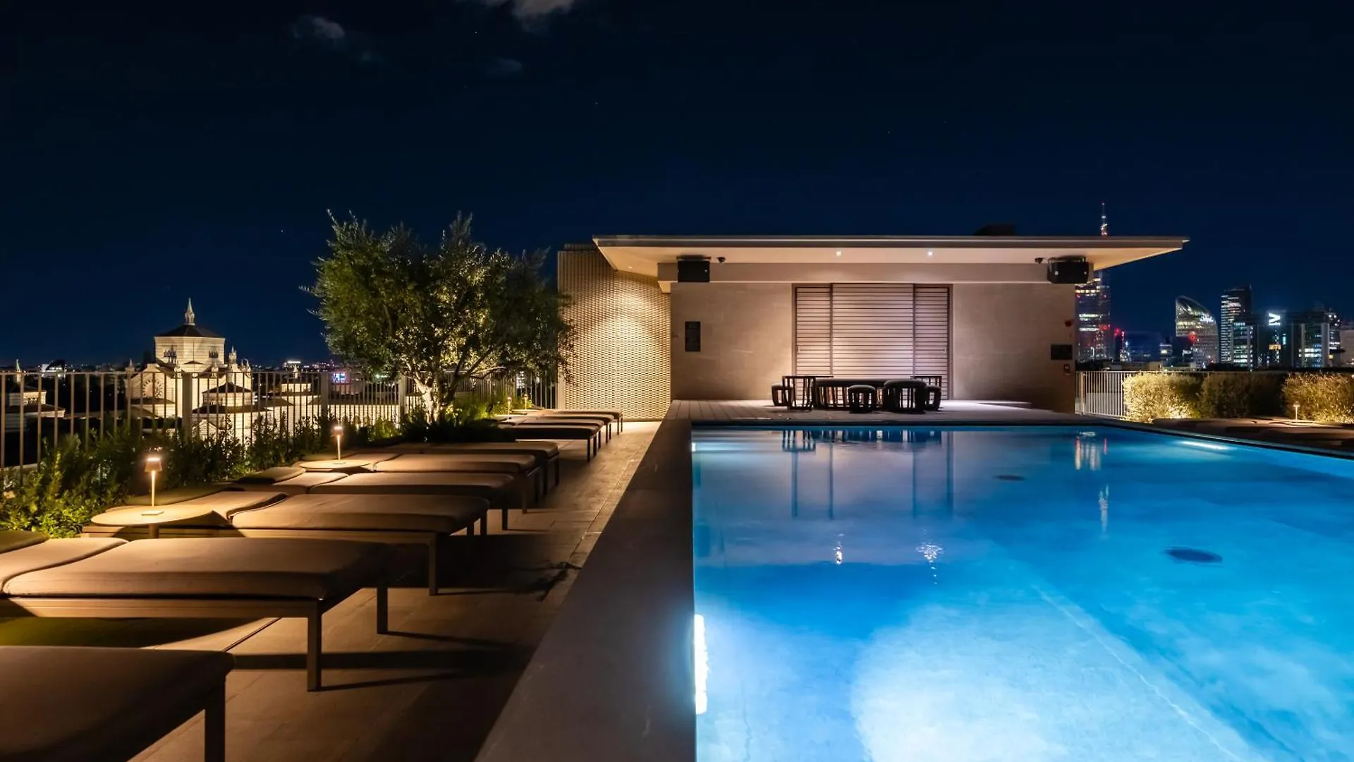 10 Luxury Hotels in Moscova, Milan That Stand Out