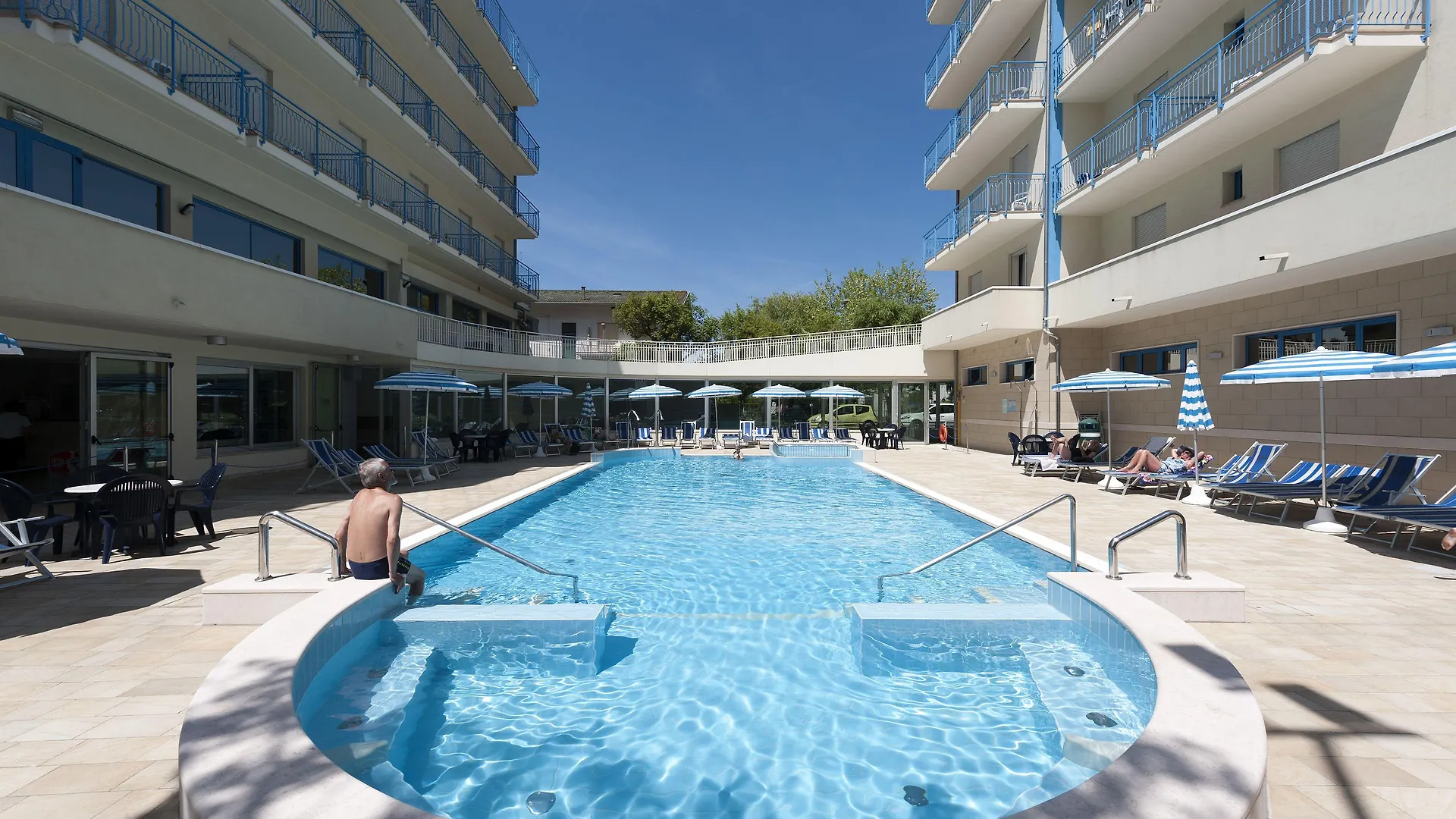 Staying Near Palaturismo: 15 Beach Hotels in Lido di Jesolo Compared