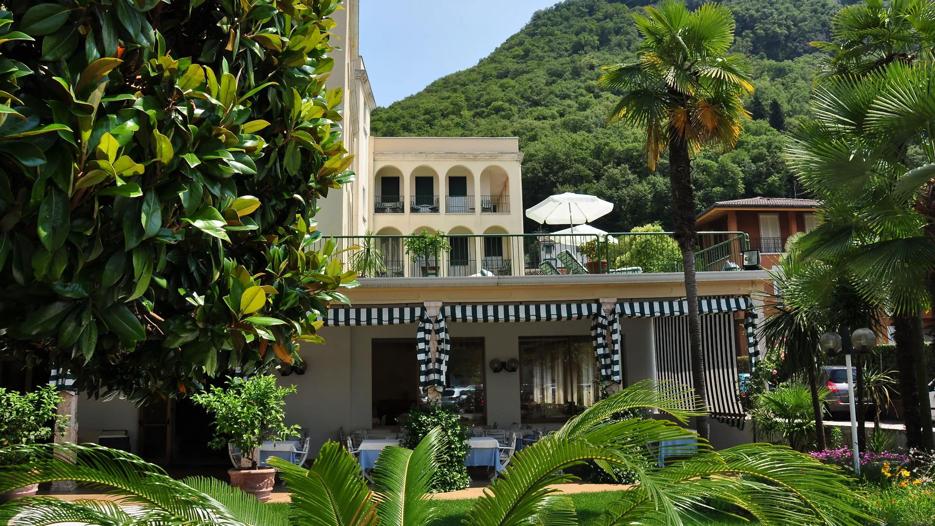 15 Romantic Hotels Near Baia delle Sirene Park Worth Booking