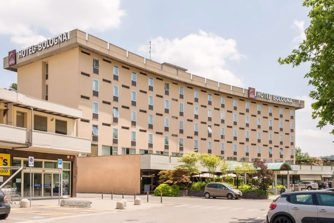 Staying Near Parco La Montagnola: 4 Design Hotels Compared