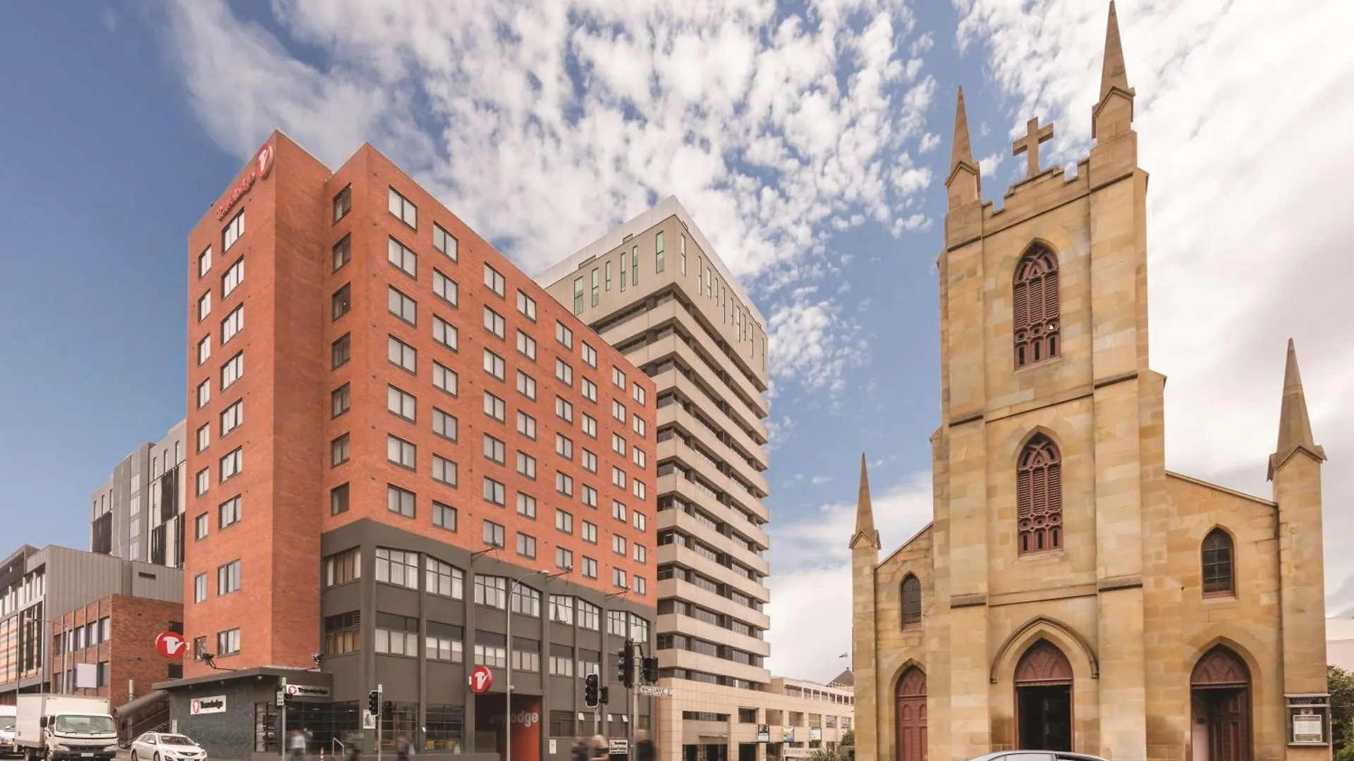 Staying In Hobart CBD: 5 Resort-Style Hotels Compared