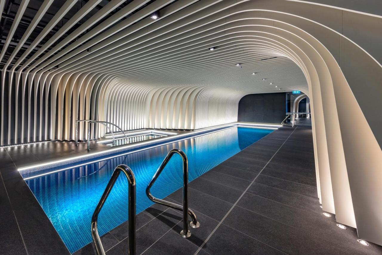 Staying In Sydney CBD: 7 Luxury Hotels Compared