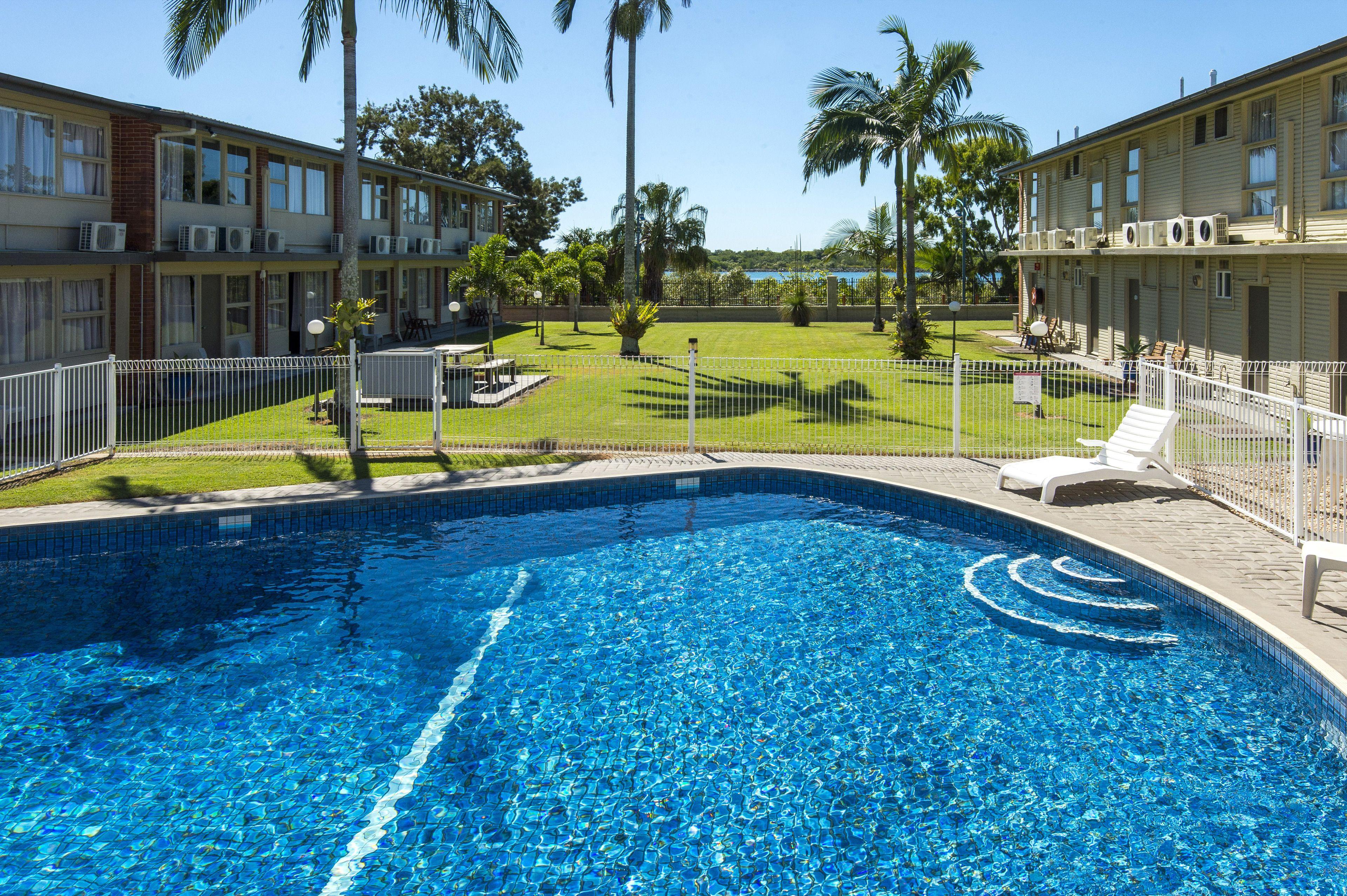 6 Smart Family Hotels Near BB Print Stadium Mackay