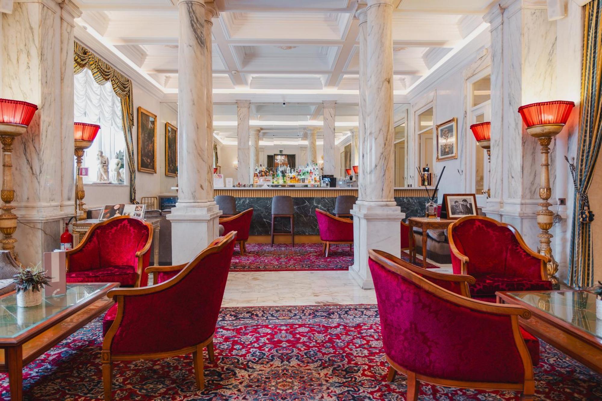15 Luxury Hotels Near Via del Corso for a Roman Stay