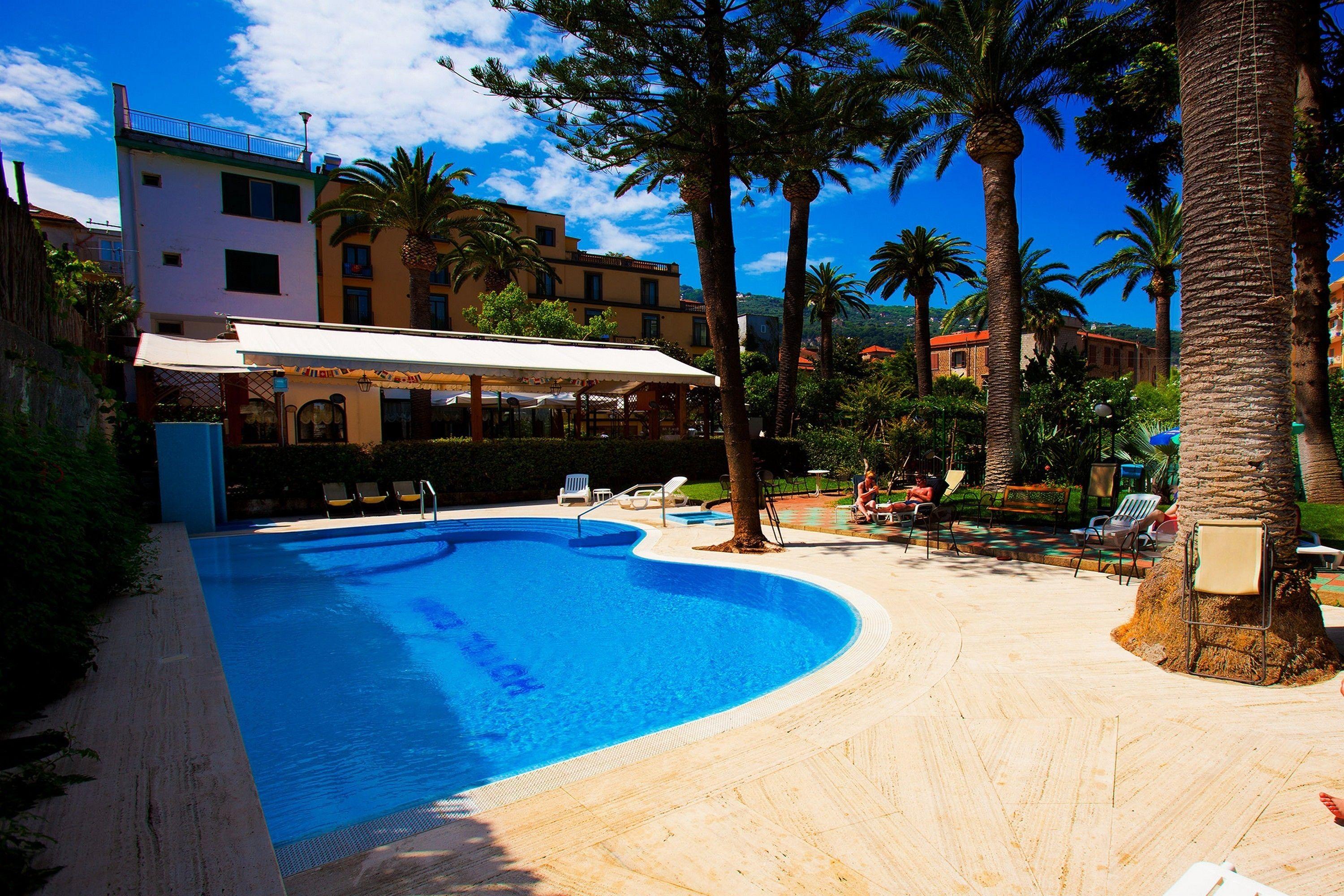 Staying in Sorrento City Centre: 15 Golf Hotels Compared