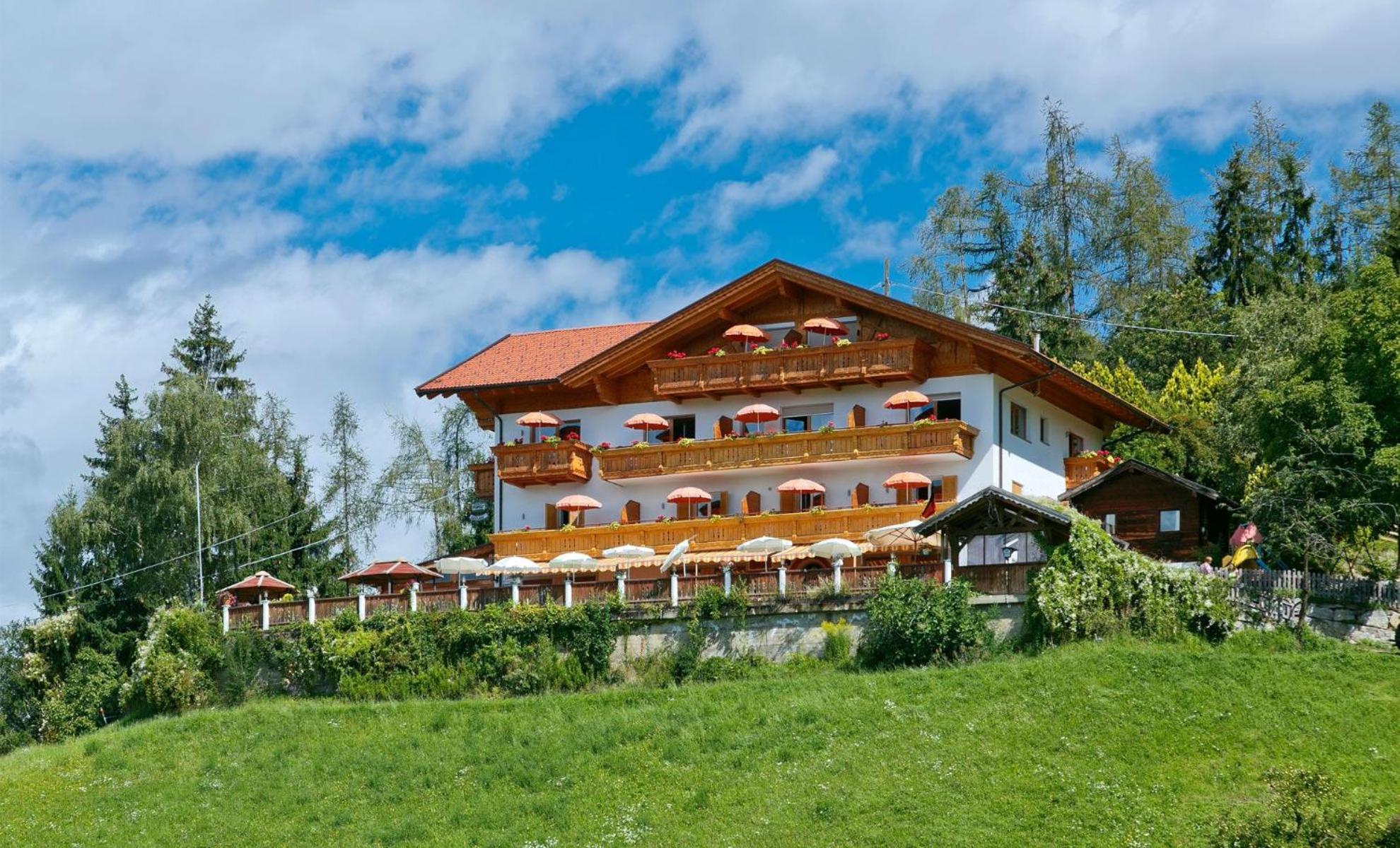 Staying Near Meran 2000: 15 Central Hotels Compared